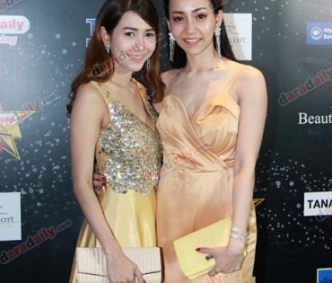 เหล่าดาราตบเท้าเดิน Black carpet งานประกาศรางวัล VibeWire Awards ครั้งที่ 8