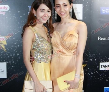 เหล่าดาราตบเท้าเดิน Black carpet งานประกาศรางวัล VibeWire Awards ครั้งที่ 8