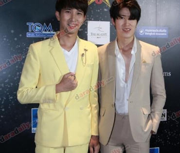 เหล่าดาราตบเท้าเดิน Black carpet งานประกาศรางวัล VibeWire Awards ครั้งที่ 8