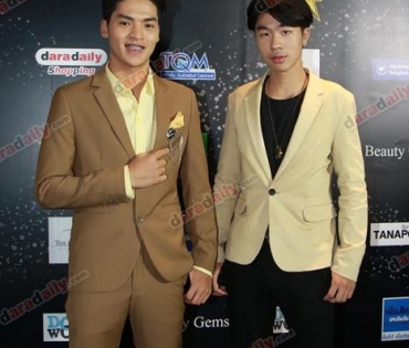 เหล่าดาราตบเท้าเดิน Black carpet งานประกาศรางวัล VibeWire Awards ครั้งที่ 8