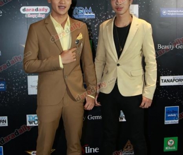 เหล่าดาราตบเท้าเดิน Black carpet งานประกาศรางวัล VibeWire Awards ครั้งที่ 8