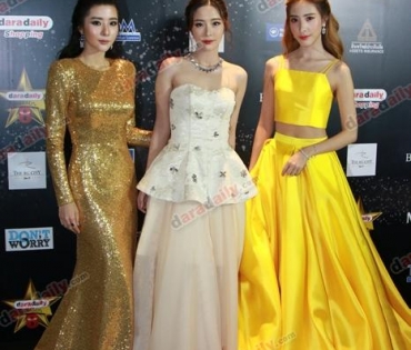 เหล่าดาราตบเท้าเดิน Black carpet งานประกาศรางวัล VibeWire Awards ครั้งที่ 8