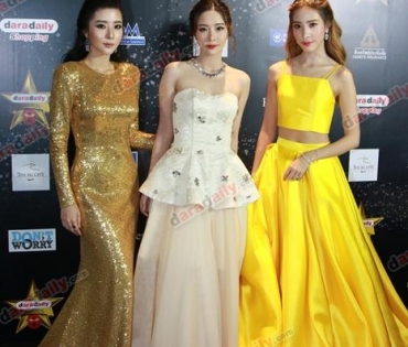 เหล่าดาราตบเท้าเดิน Black carpet งานประกาศรางวัล VibeWire Awards ครั้งที่ 8