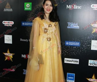 เหล่าดาราตบเท้าเดิน Black carpet งานประกาศรางวัล VibeWire Awards ครั้งที่ 8