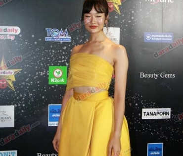 เหล่าดาราตบเท้าเดิน Black carpet งานประกาศรางวัล VibeWire Awards ครั้งที่ 8