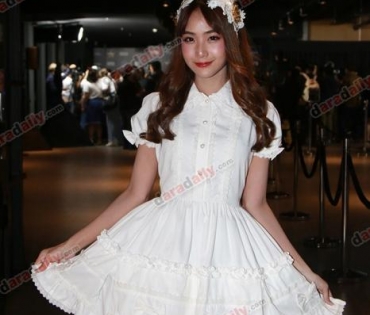 เหล่าดาราตบเท้าเดิน Black carpet งานประกาศรางวัล VibeWire Awards ครั้งที่ 8