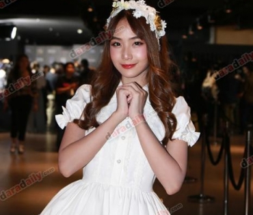 เหล่าดาราตบเท้าเดิน Black carpet งานประกาศรางวัล VibeWire Awards ครั้งที่ 8