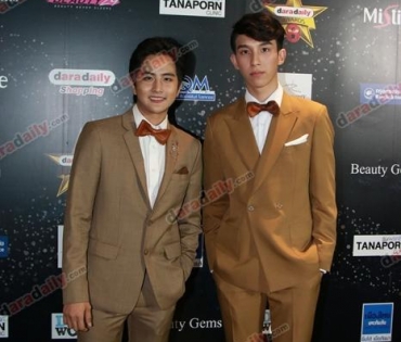 เหล่าดาราตบเท้าเดิน Black carpet งานประกาศรางวัล VibeWire Awards ครั้งที่ 8