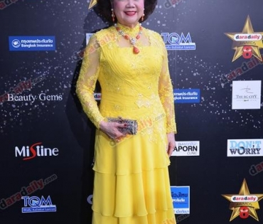 เหล่าดาราตบเท้าเดิน Black carpet งานประกาศรางวัล VibeWire Awards ครั้งที่ 8