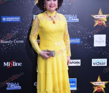 เหล่าดาราตบเท้าเดิน Black carpet งานประกาศรางวัล VibeWire Awards ครั้งที่ 8