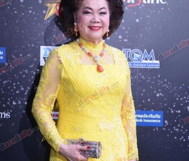 เหล่าดาราตบเท้าเดิน Black carpet งานประกาศรางวัล VibeWire Awards ครั้งที่ 8