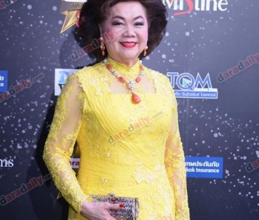 เหล่าดาราตบเท้าเดิน Black carpet งานประกาศรางวัล VibeWire Awards ครั้งที่ 8