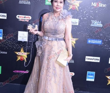 เหล่าดาราตบเท้าเดิน Black carpet งานประกาศรางวัล VibeWire Awards ครั้งที่ 8