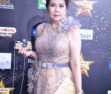 เหล่าดาราตบเท้าเดิน Black carpet งานประกาศรางวัล VibeWire Awards ครั้งที่ 8