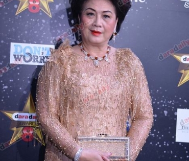 เหล่าดาราตบเท้าเดิน Black carpet งานประกาศรางวัล VibeWire Awards ครั้งที่ 8