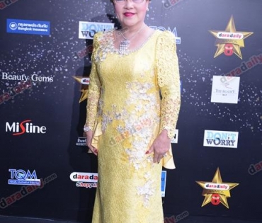 เหล่าดาราตบเท้าเดิน Black carpet งานประกาศรางวัล VibeWire Awards ครั้งที่ 8