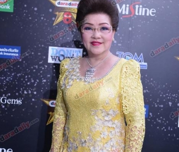 เหล่าดาราตบเท้าเดิน Black carpet งานประกาศรางวัล VibeWire Awards ครั้งที่ 8