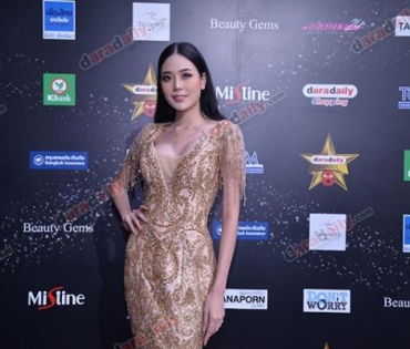 เหล่าดาราตบเท้าเดิน Black carpet งานประกาศรางวัล VibeWire Awards ครั้งที่ 8