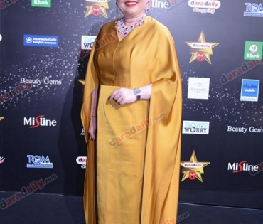 เหล่าดาราตบเท้าเดิน Black carpet งานประกาศรางวัล VibeWire Awards ครั้งที่ 8