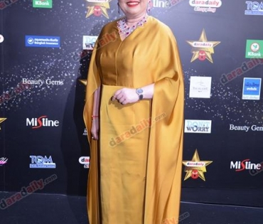 เหล่าดาราตบเท้าเดิน Black carpet งานประกาศรางวัล VibeWire Awards ครั้งที่ 8