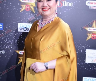 เหล่าดาราตบเท้าเดิน Black carpet งานประกาศรางวัล VibeWire Awards ครั้งที่ 8