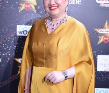 เหล่าดาราตบเท้าเดิน Black carpet งานประกาศรางวัล VibeWire Awards ครั้งที่ 8