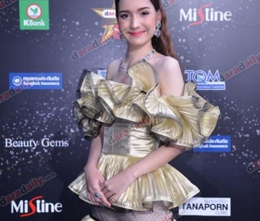 เหล่าดาราตบเท้าเดิน Black carpet งานประกาศรางวัล VibeWire Awards ครั้งที่ 8