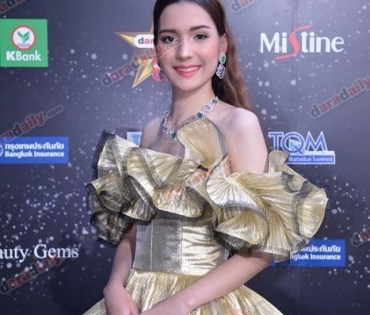 เหล่าดาราตบเท้าเดิน Black carpet งานประกาศรางวัล VibeWire Awards ครั้งที่ 8