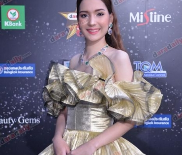 เหล่าดาราตบเท้าเดิน Black carpet งานประกาศรางวัล VibeWire Awards ครั้งที่ 8