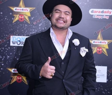เหล่าดาราตบเท้าเดิน Black carpet งานประกาศรางวัล VibeWire Awards ครั้งที่ 8