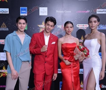 เหล่าดาราตบเท้าเดิน Black carpet งานประกาศรางวัล VibeWire Awards ครั้งที่ 8