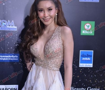 เหล่าดาราตบเท้าเดิน Black carpet งานประกาศรางวัล VibeWire Awards ครั้งที่ 8