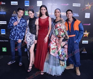 เหล่าดาราตบเท้าเดิน Black carpet งานประกาศรางวัล VibeWire Awards ครั้งที่ 8