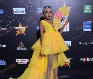 เหล่าดาราตบเท้าเดิน Black carpet งานประกาศรางวัล VibeWire Awards ครั้งที่ 8