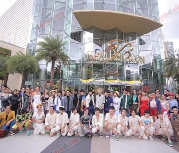 เหล่าดาราตบเท้าเดิน Black carpet งานประกาศรางวัล VibeWire Awards ครั้งที่ 8