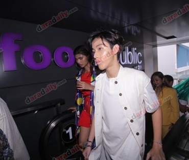 เหล่าดาราตบเท้าเดิน Black carpet งานประกาศรางวัล VibeWire Awards ครั้งที่ 8
