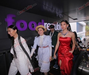 เหล่าดาราตบเท้าเดิน Black carpet งานประกาศรางวัล VibeWire Awards ครั้งที่ 8