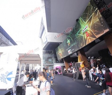 เหล่าดาราตบเท้าเดิน Black carpet งานประกาศรางวัล VibeWire Awards ครั้งที่ 8