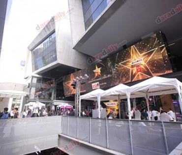 เหล่าดาราตบเท้าเดิน Black carpet งานประกาศรางวัล VibeWire Awards ครั้งที่ 8