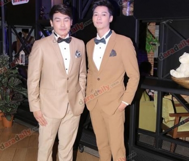 เหล่าดาราตบเท้าเดิน Black carpet งานประกาศรางวัล VibeWire Awards ครั้งที่ 8