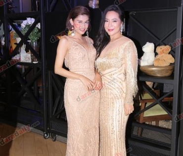 เหล่าดาราตบเท้าเดิน Black carpet งานประกาศรางวัล VibeWire Awards ครั้งที่ 8