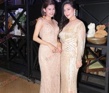 เหล่าดาราตบเท้าเดิน Black carpet งานประกาศรางวัล VibeWire Awards ครั้งที่ 8