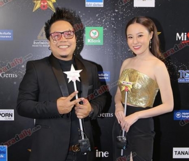 เหล่าดาราตบเท้าเดิน Black carpet งานประกาศรางวัล VibeWire Awards ครั้งที่ 8