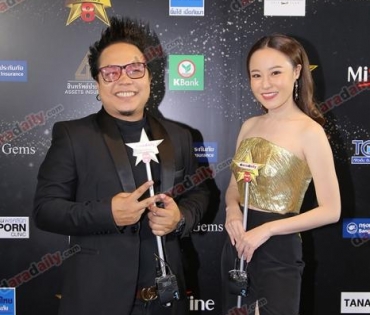 เหล่าดาราตบเท้าเดิน Black carpet งานประกาศรางวัล VibeWire Awards ครั้งที่ 8