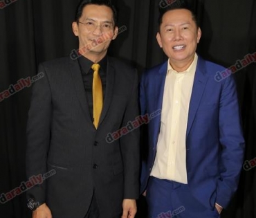 เหล่าดาราตบเท้าเดิน Black carpet งานประกาศรางวัล VibeWire Awards ครั้งที่ 8