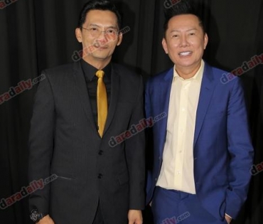 เหล่าดาราตบเท้าเดิน Black carpet งานประกาศรางวัล VibeWire Awards ครั้งที่ 8
