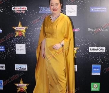 เหล่าดาราตบเท้าเดิน Black carpet งานประกาศรางวัล VibeWire Awards ครั้งที่ 8