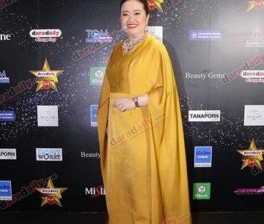 เหล่าดาราตบเท้าเดิน Black carpet งานประกาศรางวัล VibeWire Awards ครั้งที่ 8