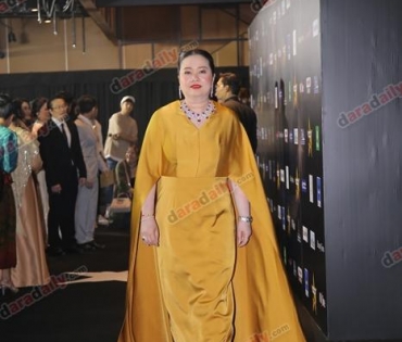 เหล่าดาราตบเท้าเดิน Black carpet งานประกาศรางวัล VibeWire Awards ครั้งที่ 8