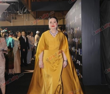เหล่าดาราตบเท้าเดิน Black carpet งานประกาศรางวัล VibeWire Awards ครั้งที่ 8